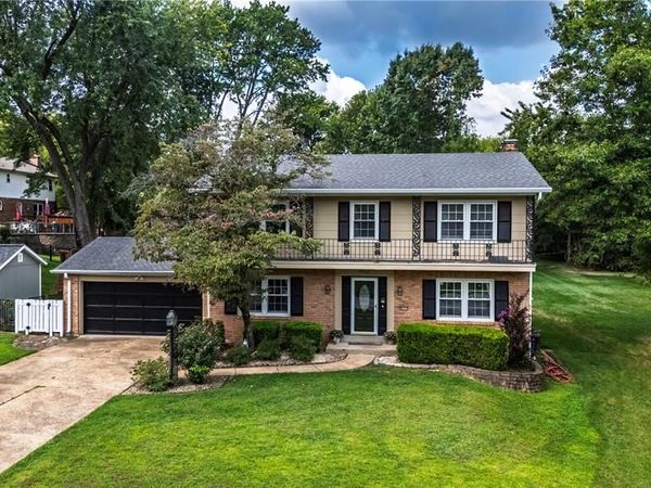 9047 Lowill Lane , Crestwood, MO 63126