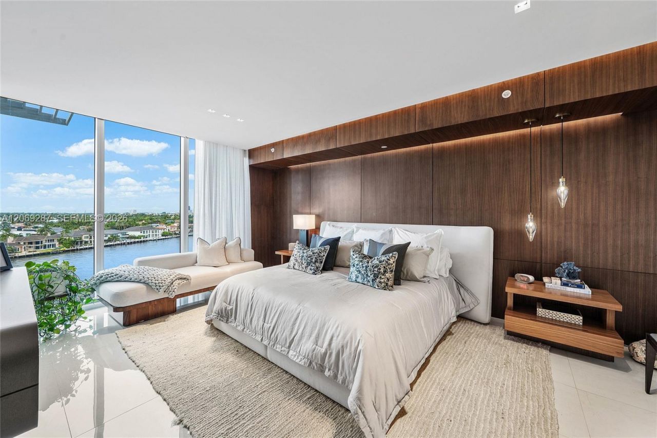 435 Bayshore Dr, Unit 703, Fort Lauderdale, FL 33304 Photo