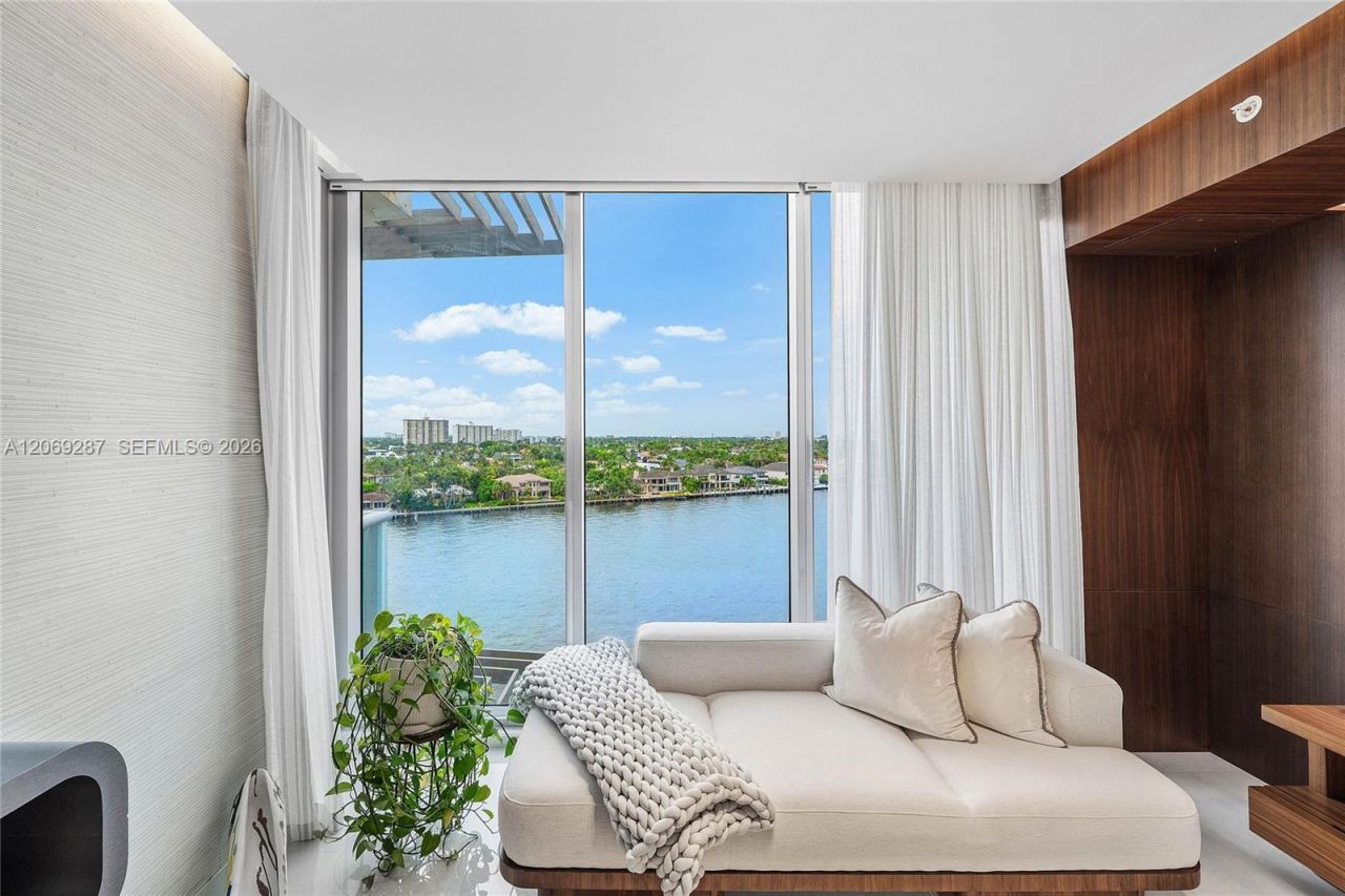 435 Bayshore Dr, Unit 703, Fort Lauderdale, FL 33304 Photo