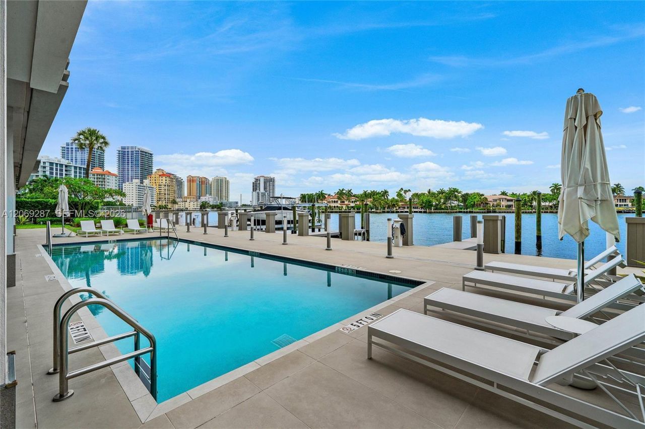 435 Bayshore Dr, Unit 703, Fort Lauderdale, FL 33304 Photo