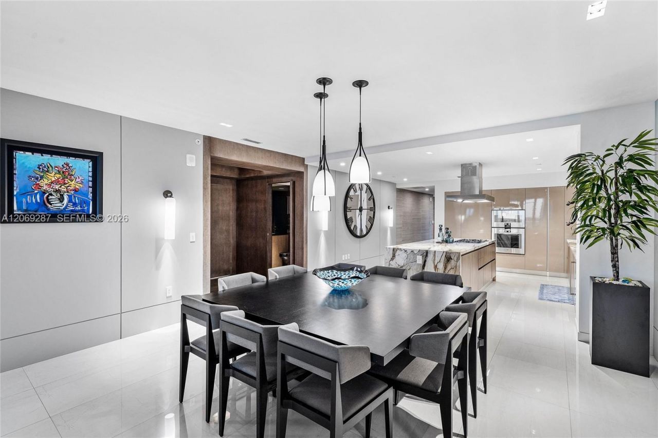 435 Bayshore Dr, Unit 703, Fort Lauderdale, FL 33304 Photo
