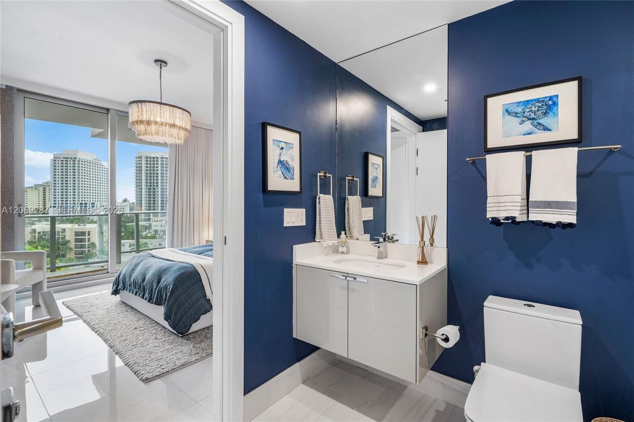 435 Bayshore Dr, Unit 703, Fort Lauderdale, FL 33304 Photo