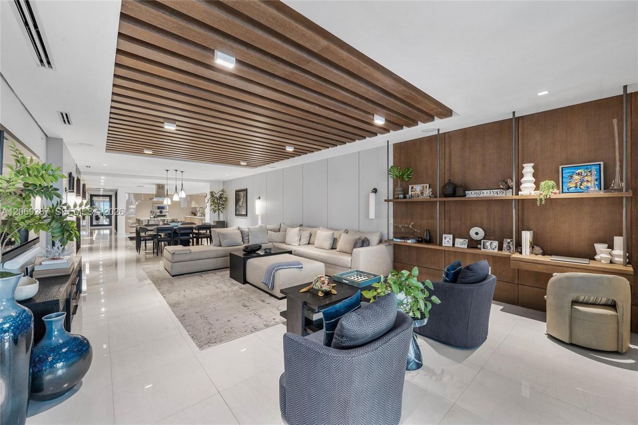 435 Bayshore Dr, Unit 703, Fort Lauderdale, FL 33304 Photo