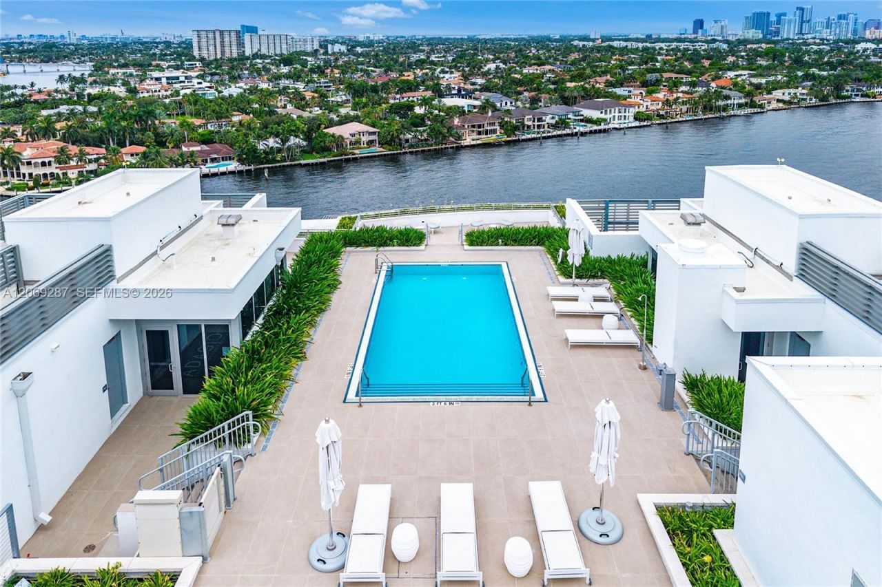 435 Bayshore Dr, Unit 703, Fort Lauderdale, FL 33304 Photo