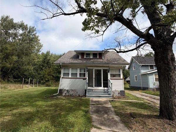 908 Palmyra Road SW, Warren, OH 44485