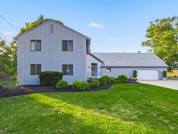 37725 Lake Shore Boulevard , Eastlake, OH 44095