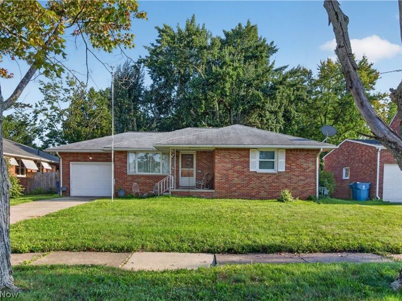 2540 E 35th Street, Lorain, OH 44055 Photo 2