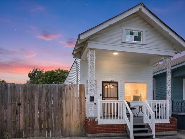 1720 MANDEVILLE Street , New Orleans, LA 70117