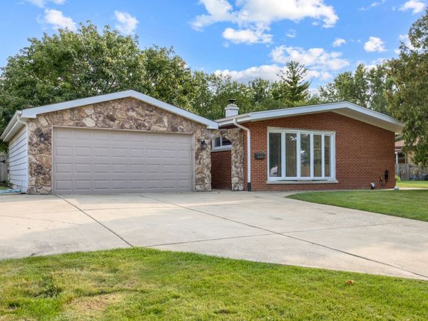 248 E Schick Road, Bloomingdale, IL 60108