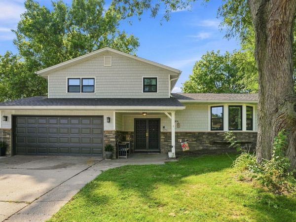 3734 Lorton Avenue , Davenport, IA 52807