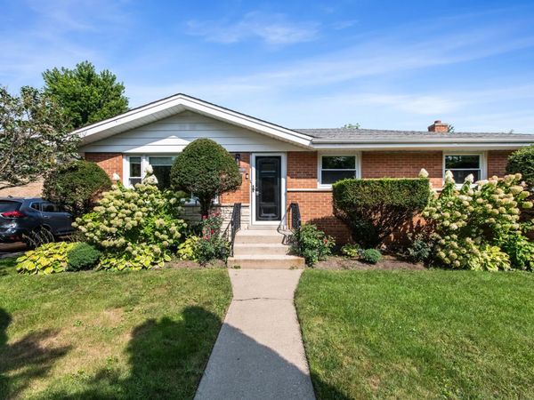 8315 Parkside Avenue , Morton Grove, IL 60053