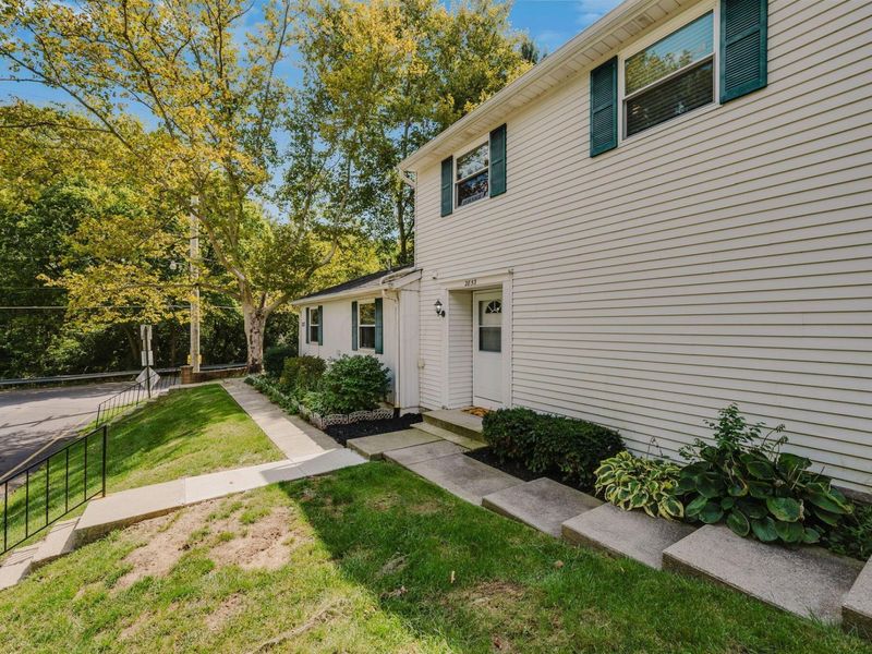 2853 Avati Drive , Unit D5, Columbus, OH 43207 Photo 5