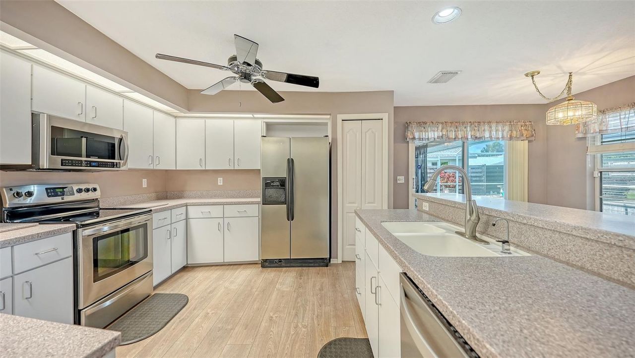 4494 Diamond Circle E, Sarasota, FL 34233 Photo