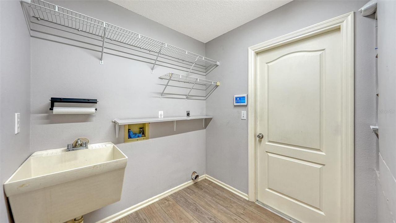 4494 Diamond Circle E, Sarasota, FL 34233 Photo