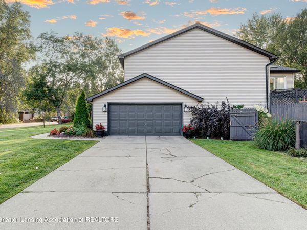 5980 Arvida Drive, Lansing, MI 48911