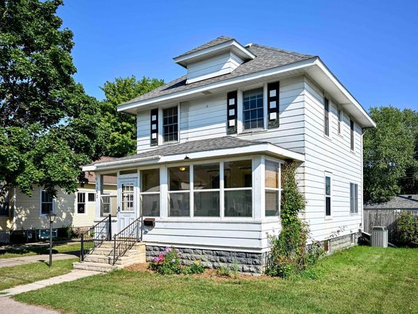 1152 W 5th Street , Winona, MN 55987