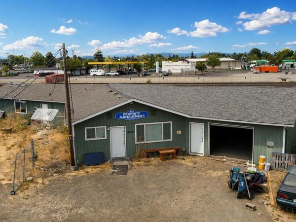 1624 Ferry St SW, Albany, OR 97322