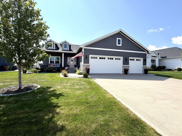 706 35th Street SW, Altoona, IA 50009