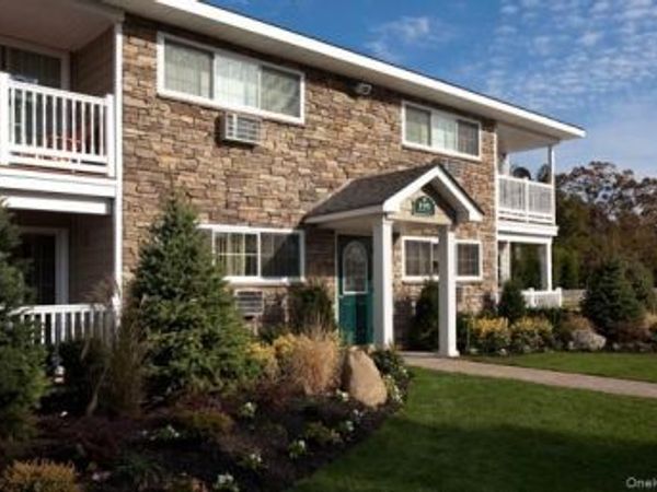227 Lakeland Avenue , Unit 2-2D, Sayville, NY 11782