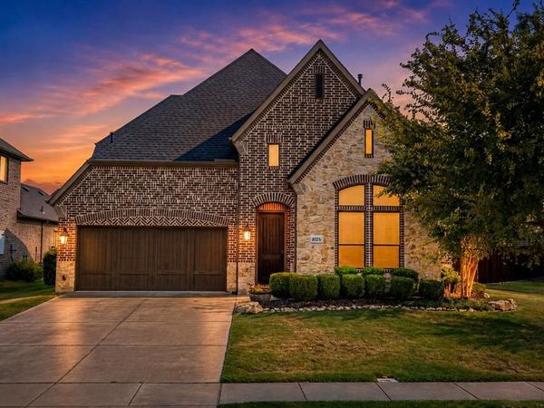 1024 Highpoint Way, Roanoke, TX 76262
