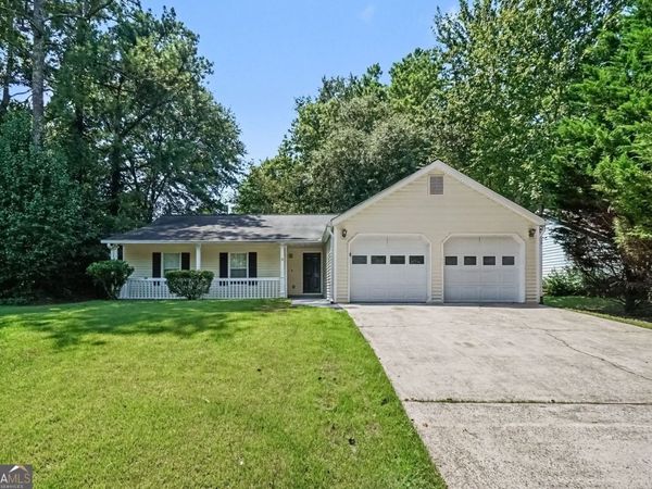 911 Riverstone Way, Woodstock, GA 30188