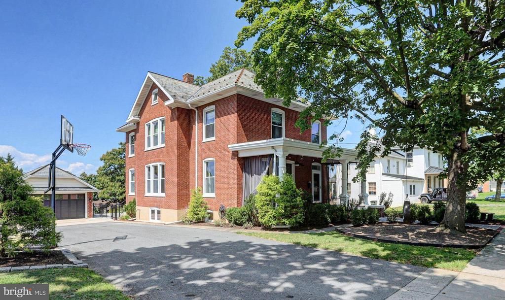 317 S RIDGE AVENUE, GREENCASTLE, PA 17225