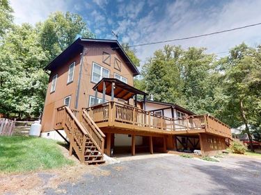 104 LAUREL LANE , BLUEMONT, VA 20135