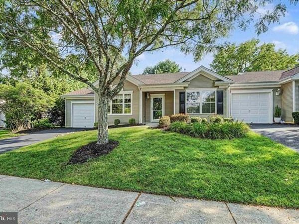 676 E CHANCERY LANE , ABSECON, NJ 08205