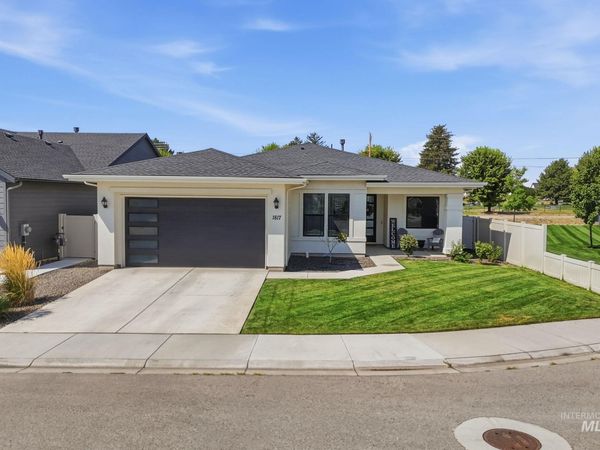 1817 N Burnam Ave, Star, ID 83669