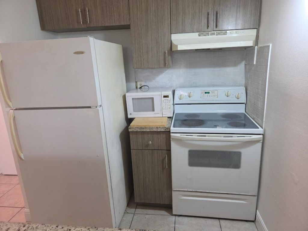 2401 Riverside Drive, Unit 306-B, Coral Springs, FL 33065 Photo