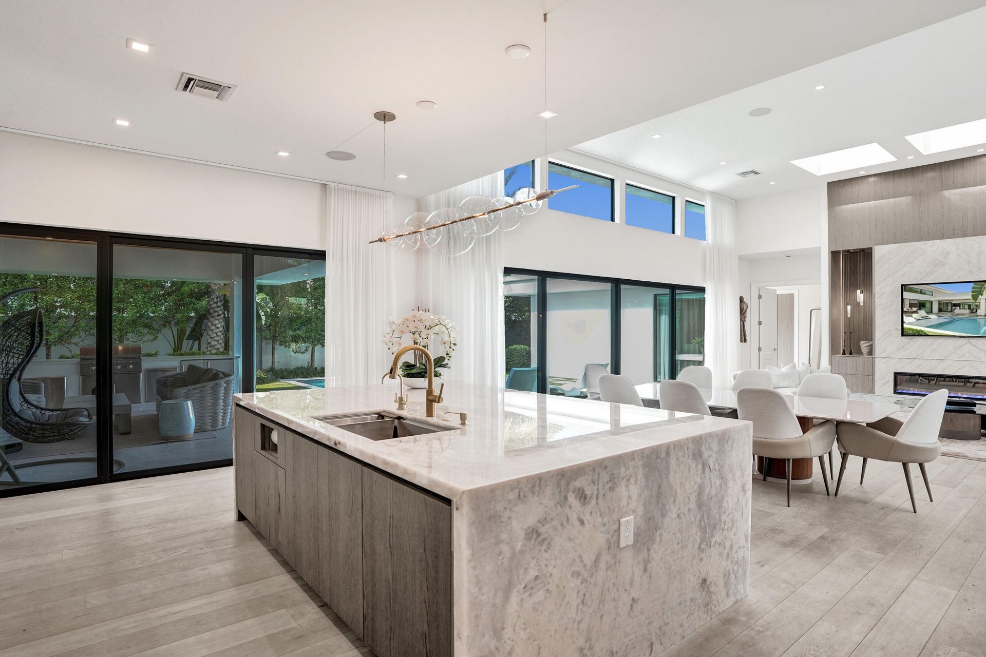 7 Tahoe Lane, Sea Ranch Lakes, FL 33308 Photo