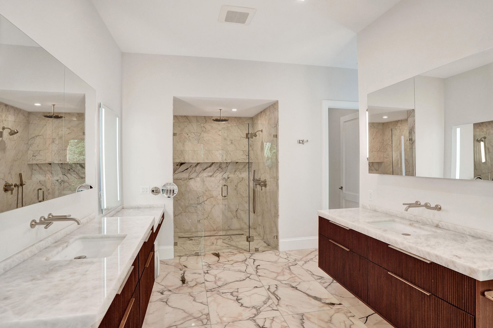 7 Tahoe Lane, Sea Ranch Lakes, FL 33308 Photo