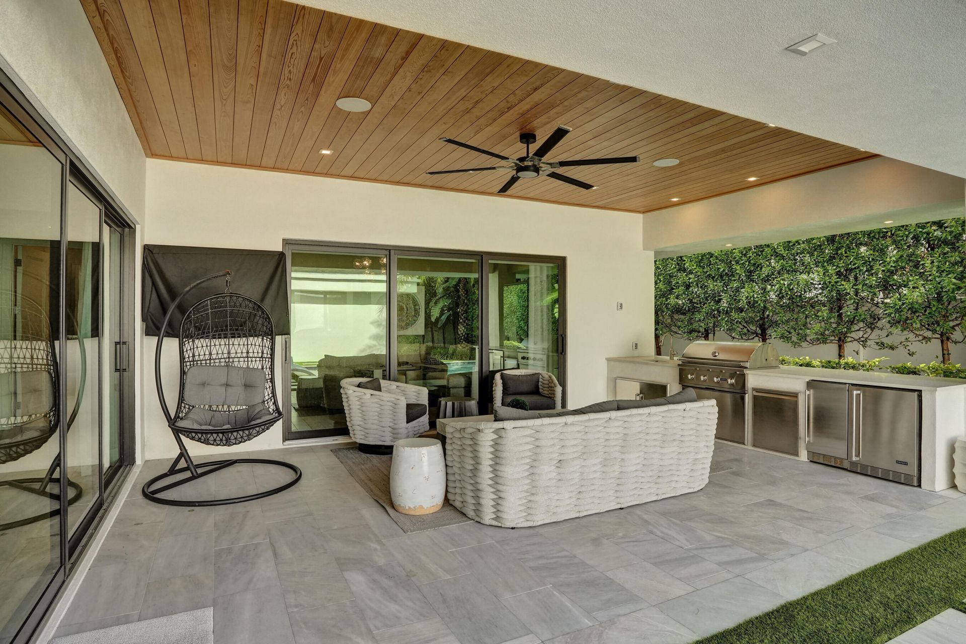 7 Tahoe Lane, Sea Ranch Lakes, FL 33308 Photo