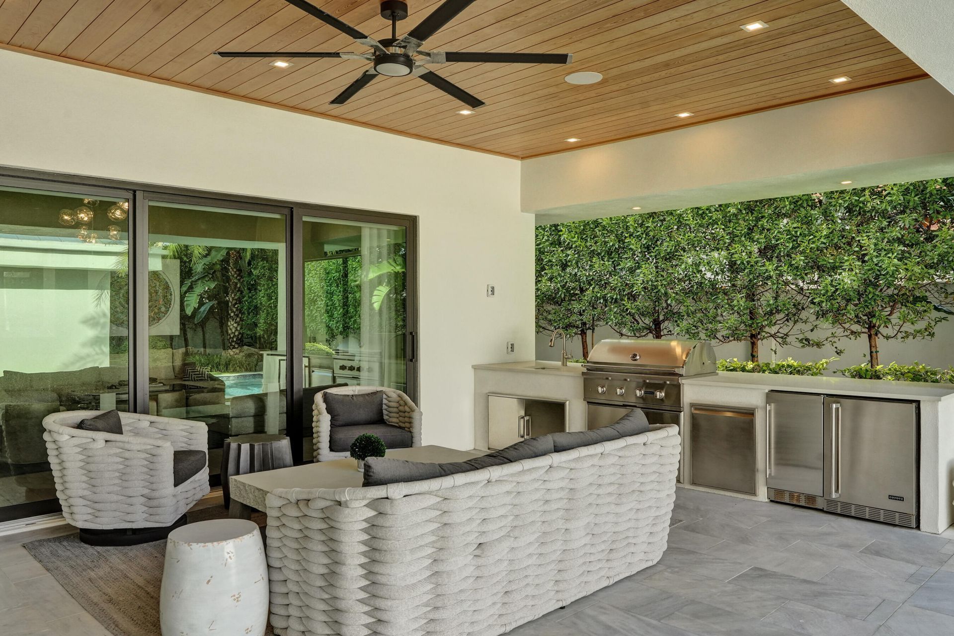 7 Tahoe Lane, Sea Ranch Lakes, FL 33308 Photo