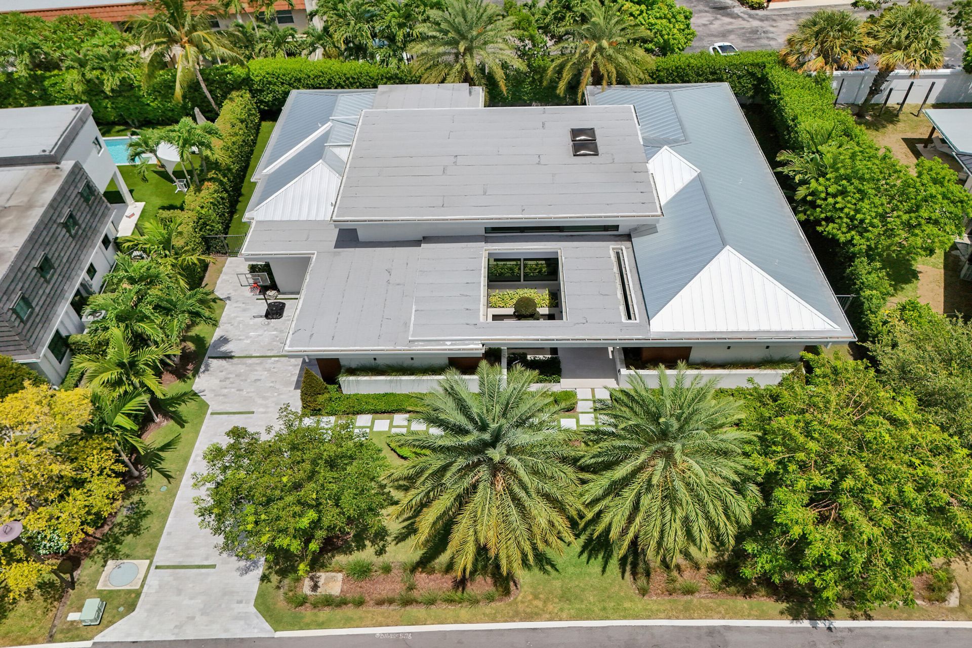 7 Tahoe Lane, Sea Ranch Lakes, FL 33308 Photo