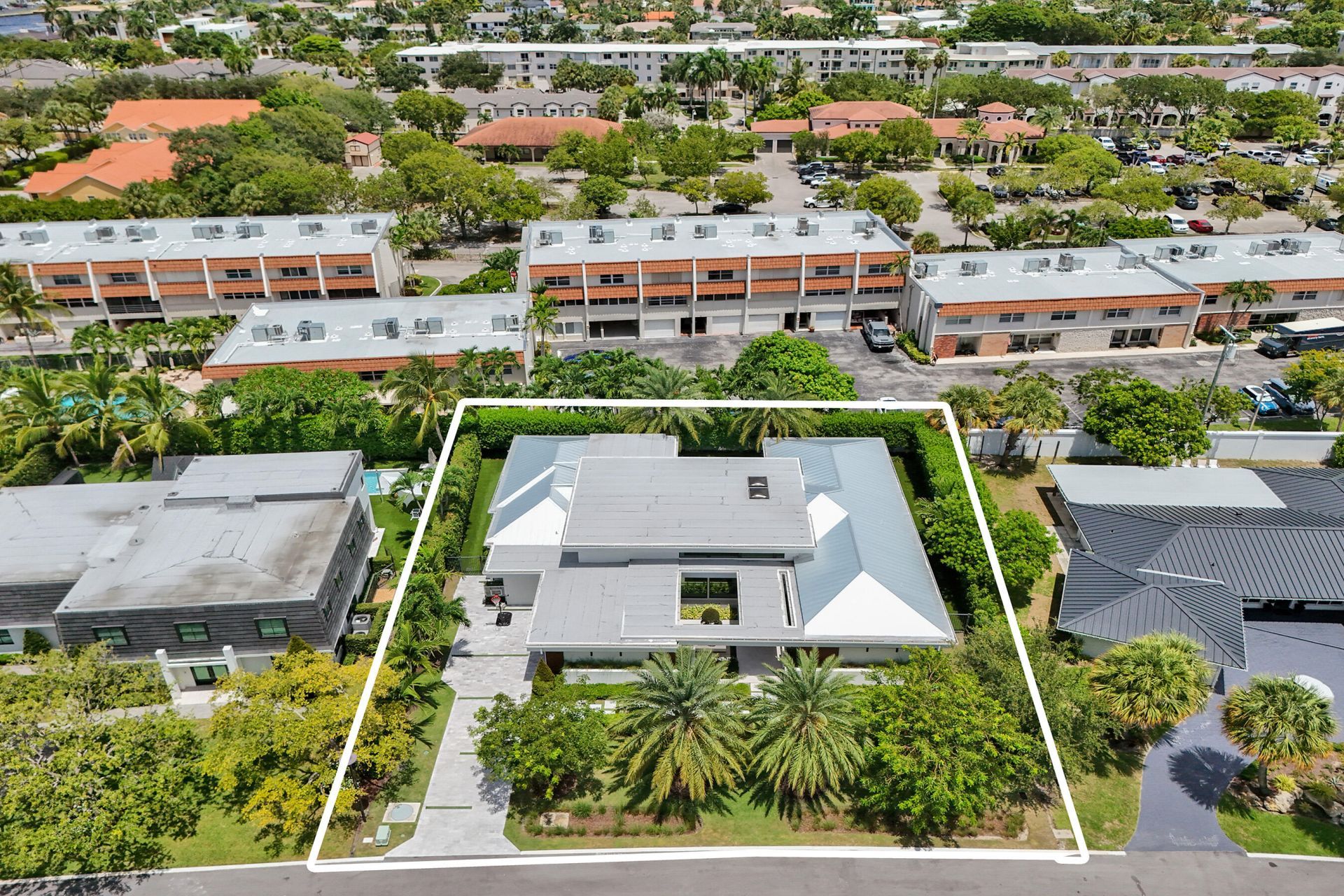 7 Tahoe Lane, Sea Ranch Lakes, FL 33308 Photo