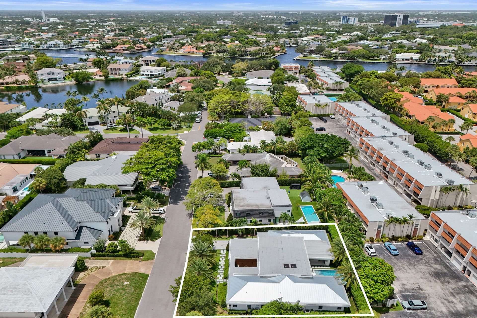 7 Tahoe Lane, Sea Ranch Lakes, FL 33308 Photo