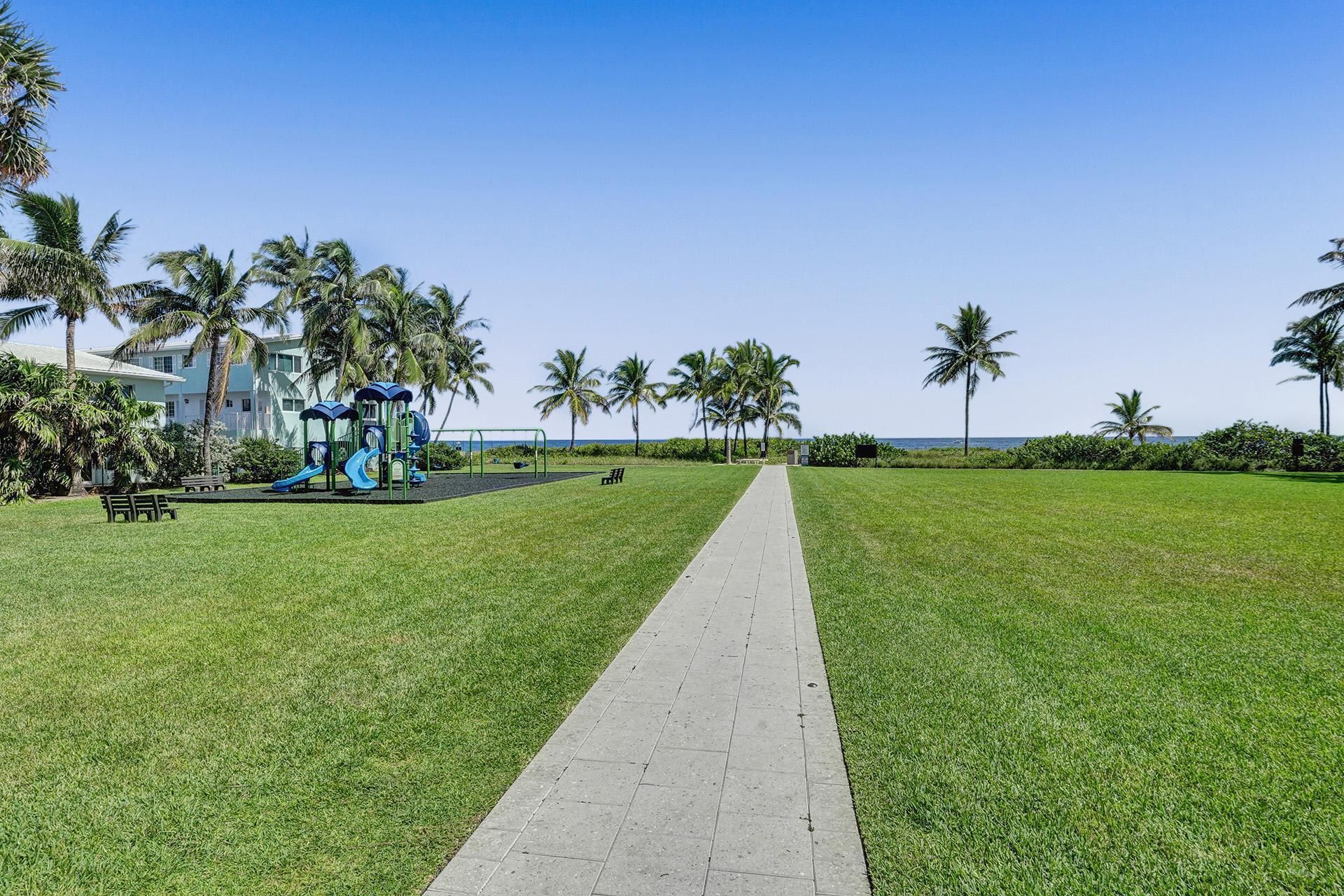 7 Tahoe Lane, Sea Ranch Lakes, FL 33308 Photo
