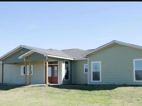 202 Private Road 4464 , Rockdale, TX 76567