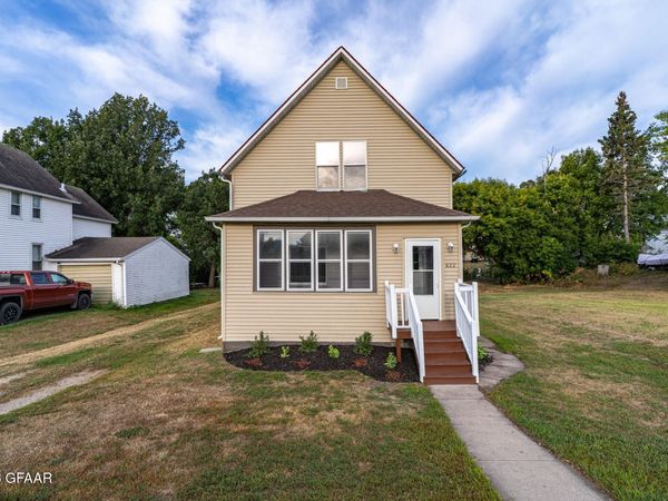 622 HOLLY Avenue , Crookston, MN 56716