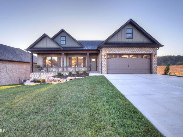 737 Hunts Terrace Drive, Kingsport, TN 37663