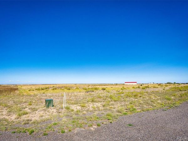 4547 S Aspen Court , Strasburg, CO 80136