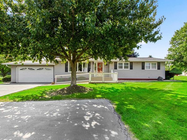 715 N MORAN Road, Trivoli, IL 61569