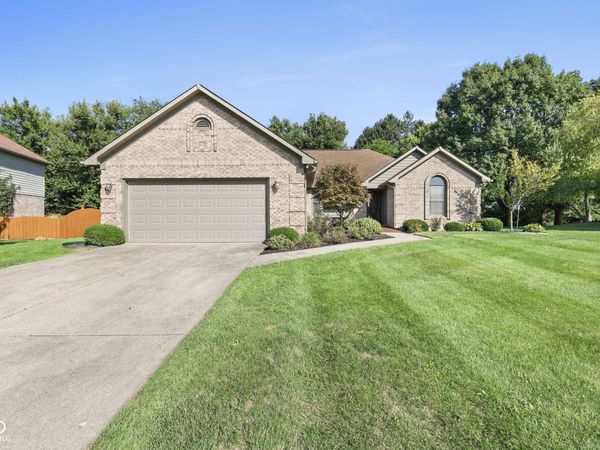 1041 New Harmony Drive , Indianapolis, IN 46231