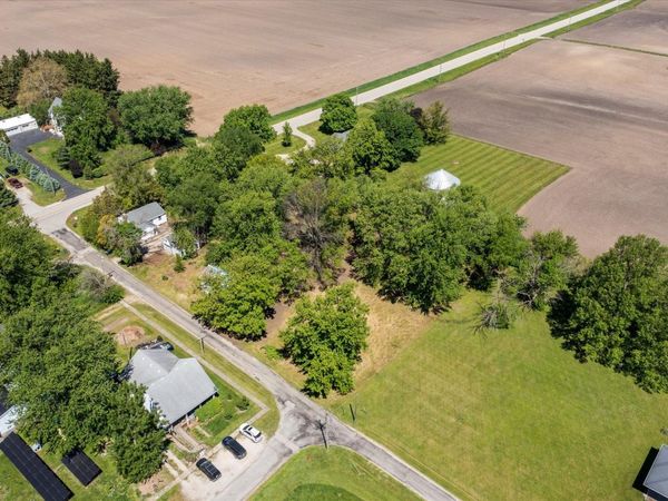 501 N State Street , Bellflower, IL 62174