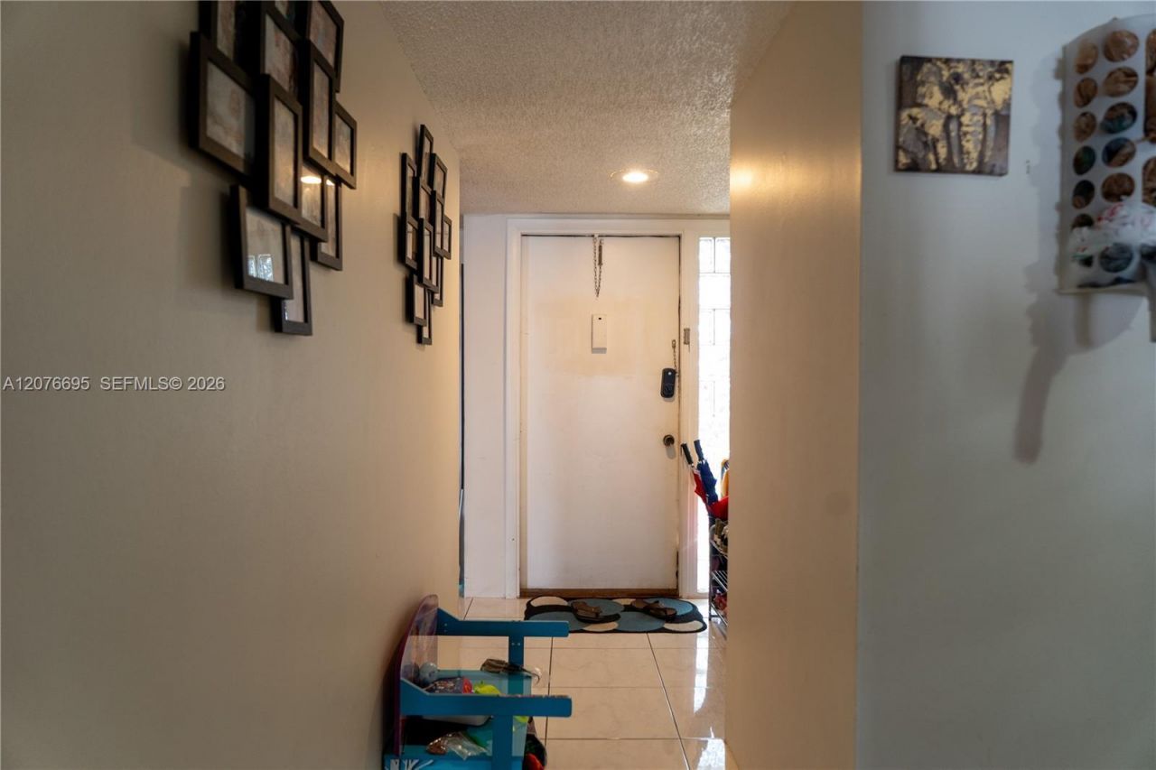 1541 NW 113th Ave , Pembroke Pines, FL 33026 Photo