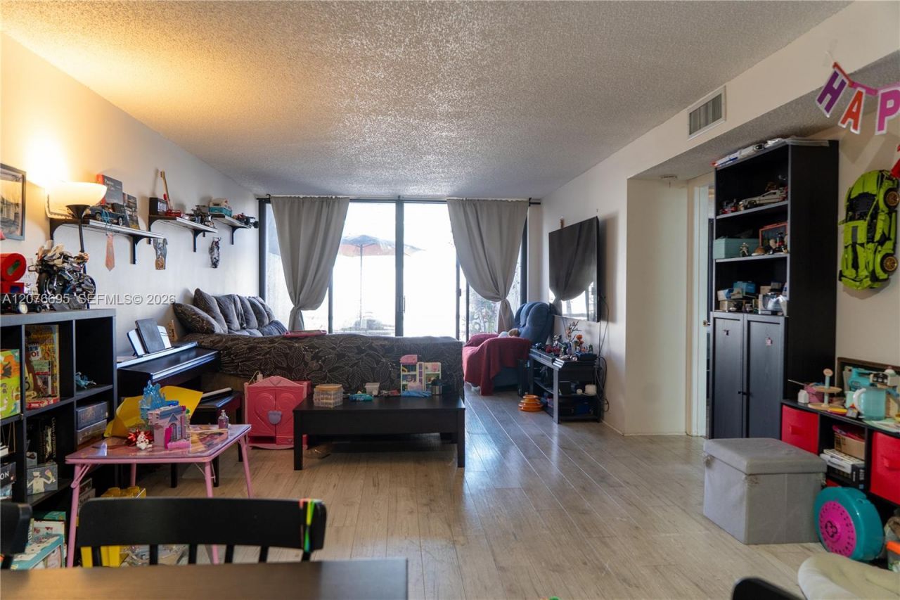 1541 NW 113th Ave , Pembroke Pines, FL 33026 Photo