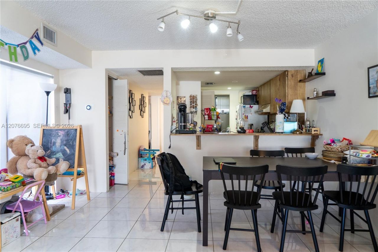 1541 NW 113th Ave , Pembroke Pines, FL 33026 Photo
