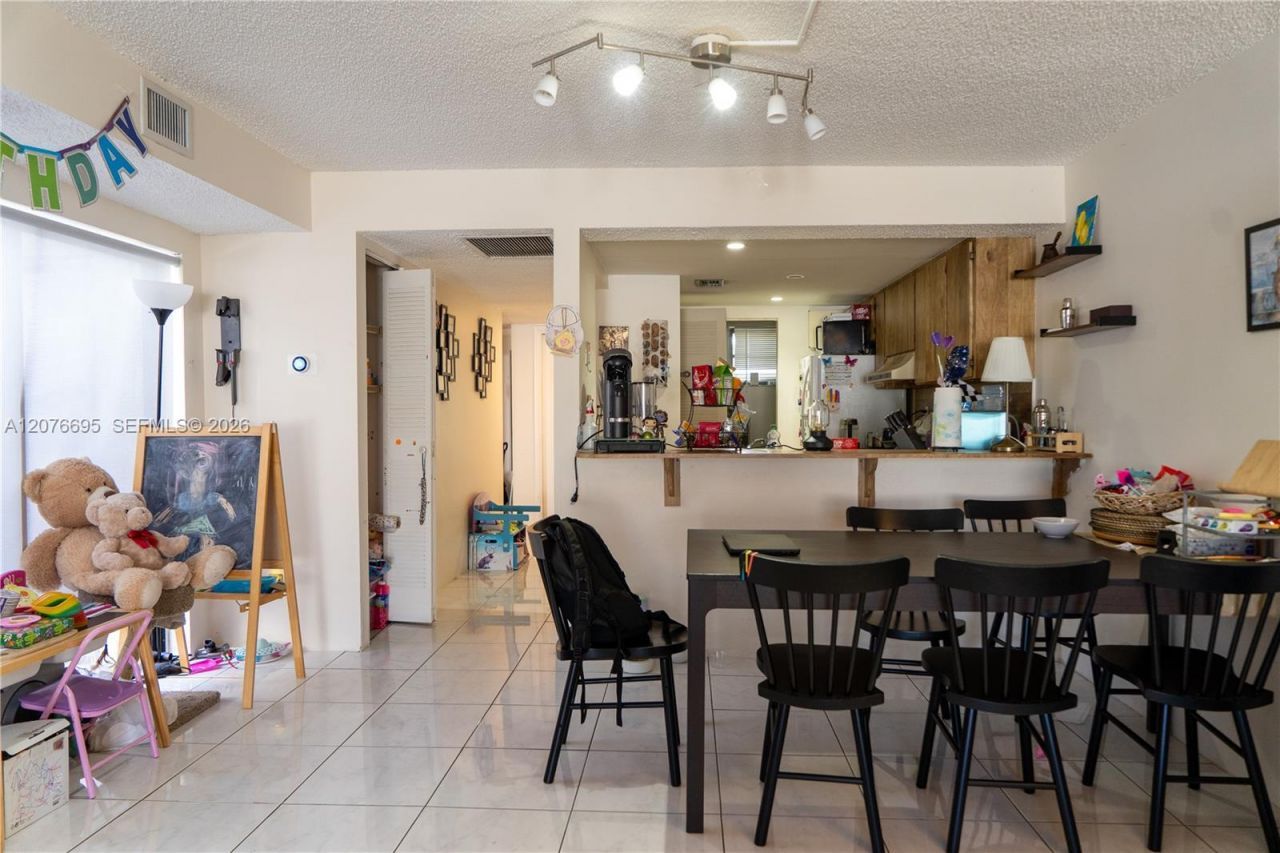 1541 NW 113th Ave , Pembroke Pines, FL 33026 Photo