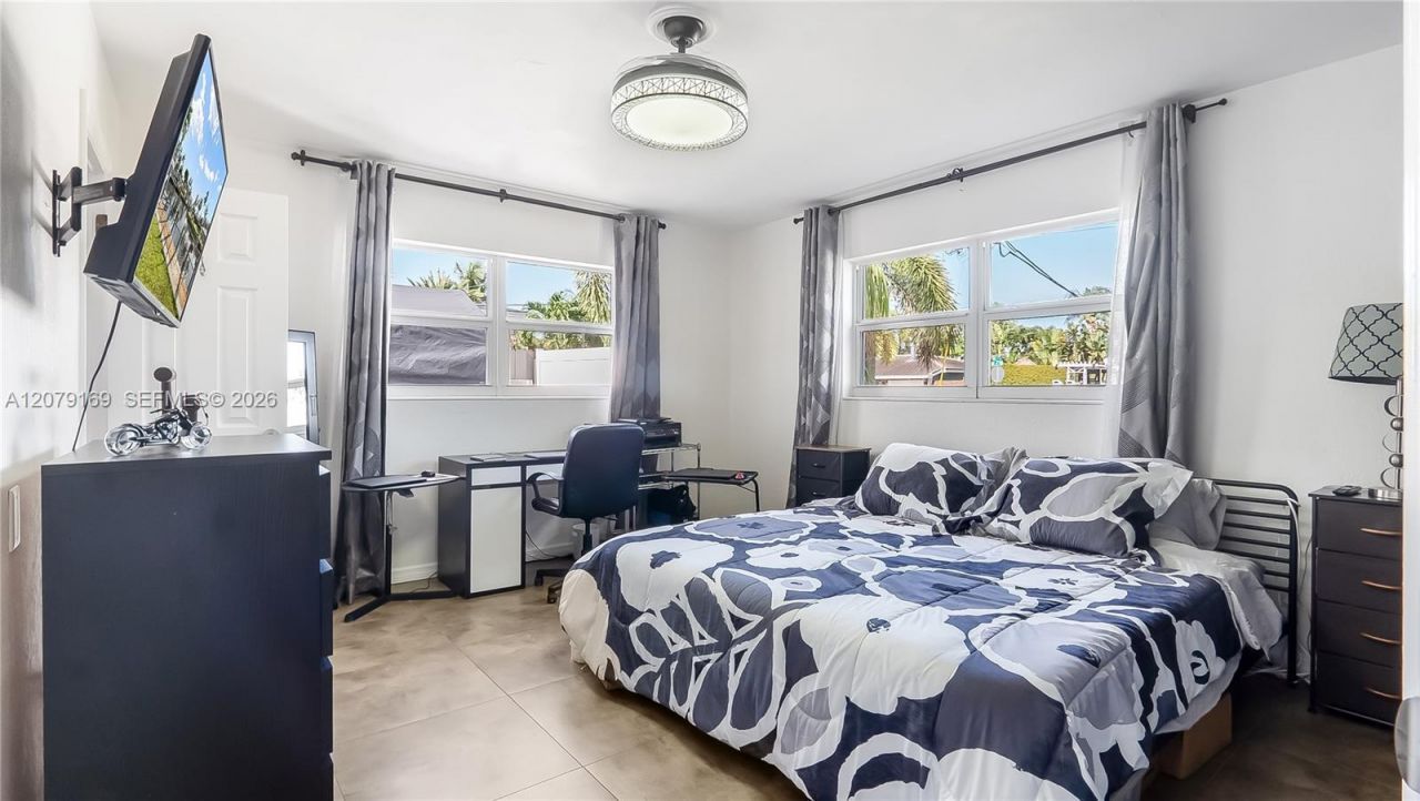 380 SE 1st Ter , Pompano Beach, FL 33060 Photo